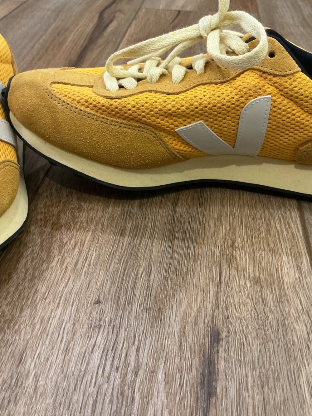 Veja Rio Branco NWOT - Picture 7 of 8